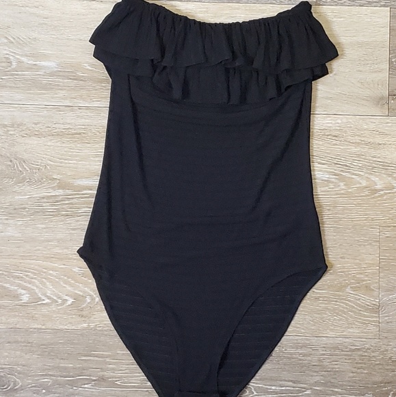Black Ruffle Layer Bodysuit - Picture 2 of 4